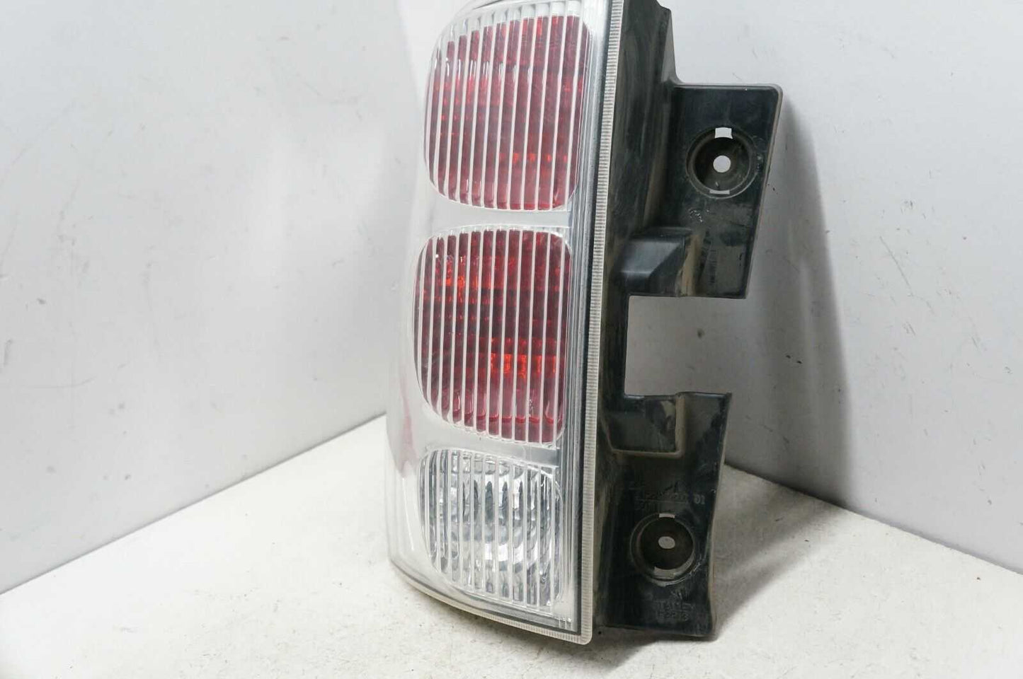 2005-2009 Chevrolet Equinox Driver Left Rear Tail Light 5480780 OEM - Alshned Auto Parts