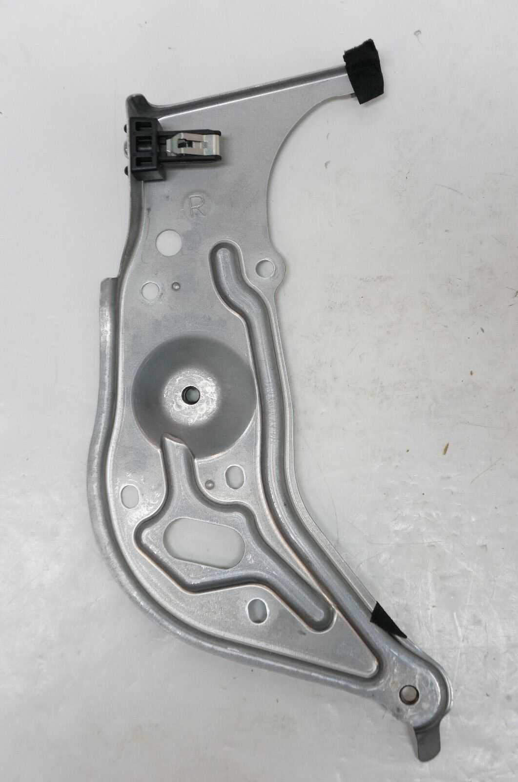 2006 Lexus GS300 GS350 radio navigation support brackets right & left oem Alshned Auto Parts