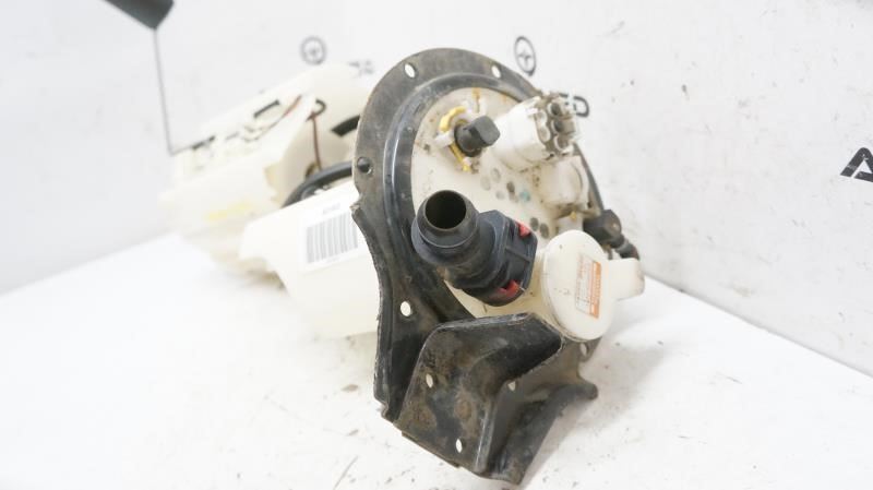 2014 Toyota Camry 2.5L Fuel Pump Assembly 77020-06302 OEM - Alshned Auto Parts