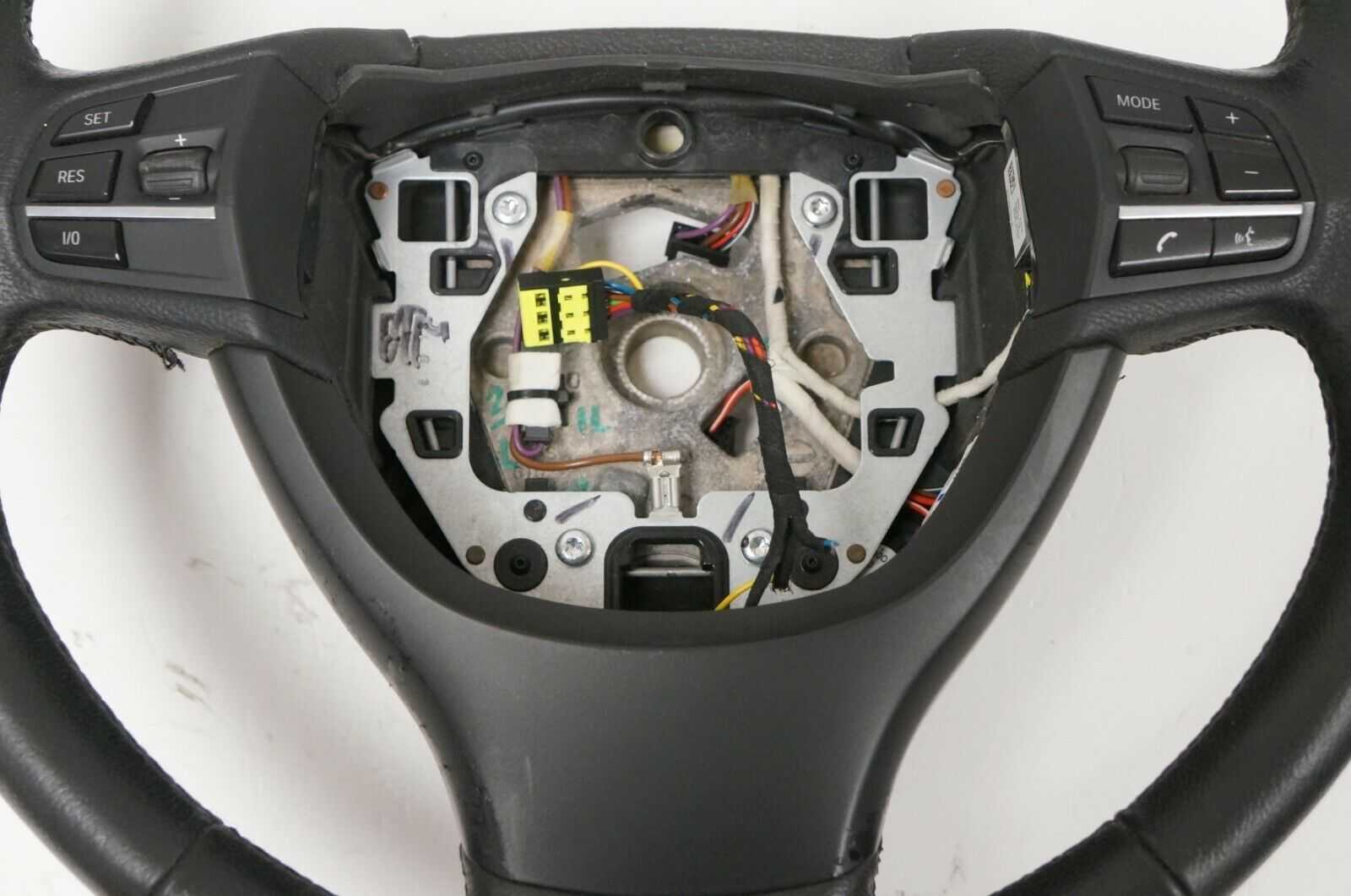 11-16 bmw 535i f10 steering wheel with controls 5 series oem 32-33-6-790-886 - Alshned Auto Parts