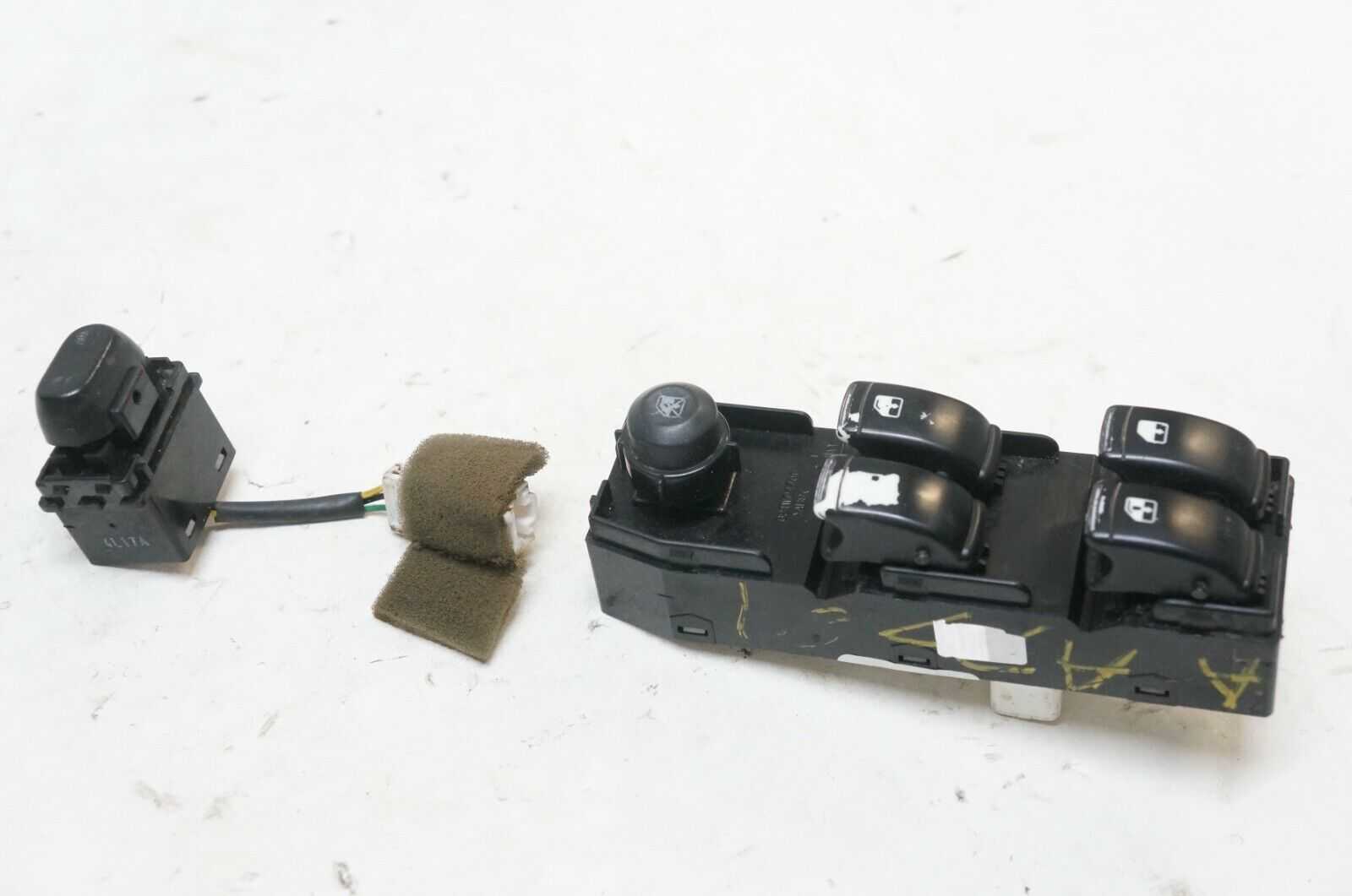 05-08 suzuki forenza & reno master power window switch 3799085z10 oem va2990 - Alshned Auto Parts