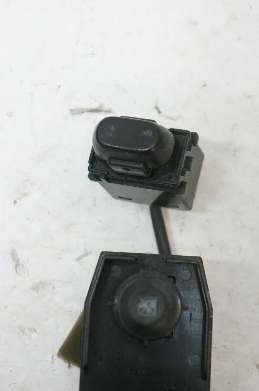 05-08 suzuki forenza & reno master power window switch 3799085z10 oem va2990 - Alshned Auto Parts