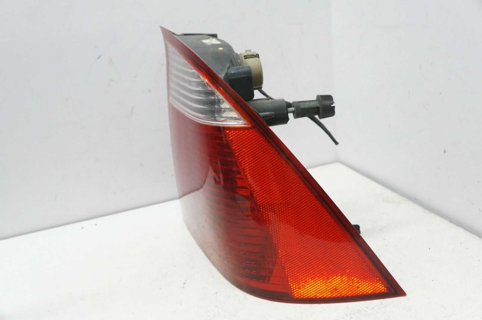 2005-2007 Ford Focus Right Rear Passenger Tail Light 5S4Z-13404-AA OEM - Alshned Auto Parts