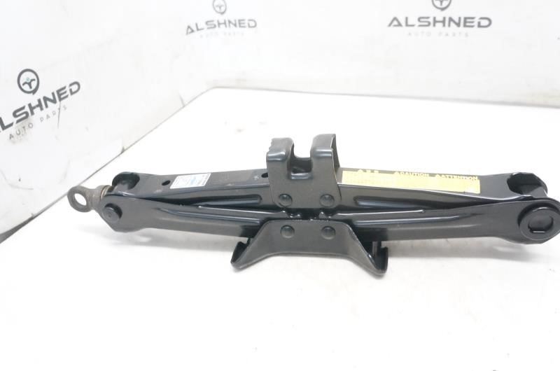 2017 Toyota Prius Scissor Lift Jack Holder Plastic 64777-47030 OEM 09111-47050 OEM - Alshned Auto Parts