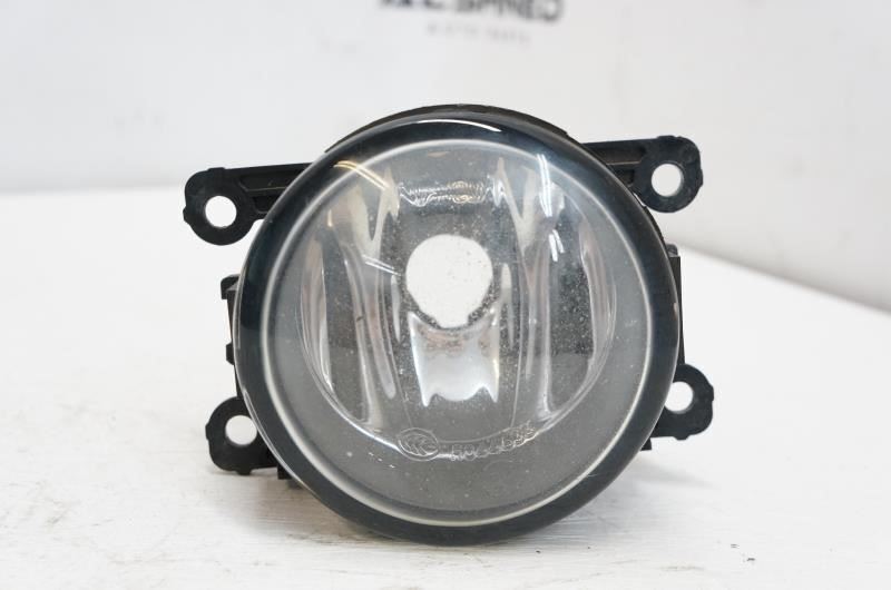 **READ** 2014 Ford Focus Passenger Right Front Fog Light 89206452 OEM - Alshned Auto Parts