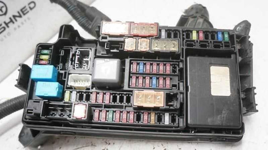 2016-2018 Toyota Prius 1.8L Engine Fuse Box 82662-47180 OEM - Alshned Auto Parts