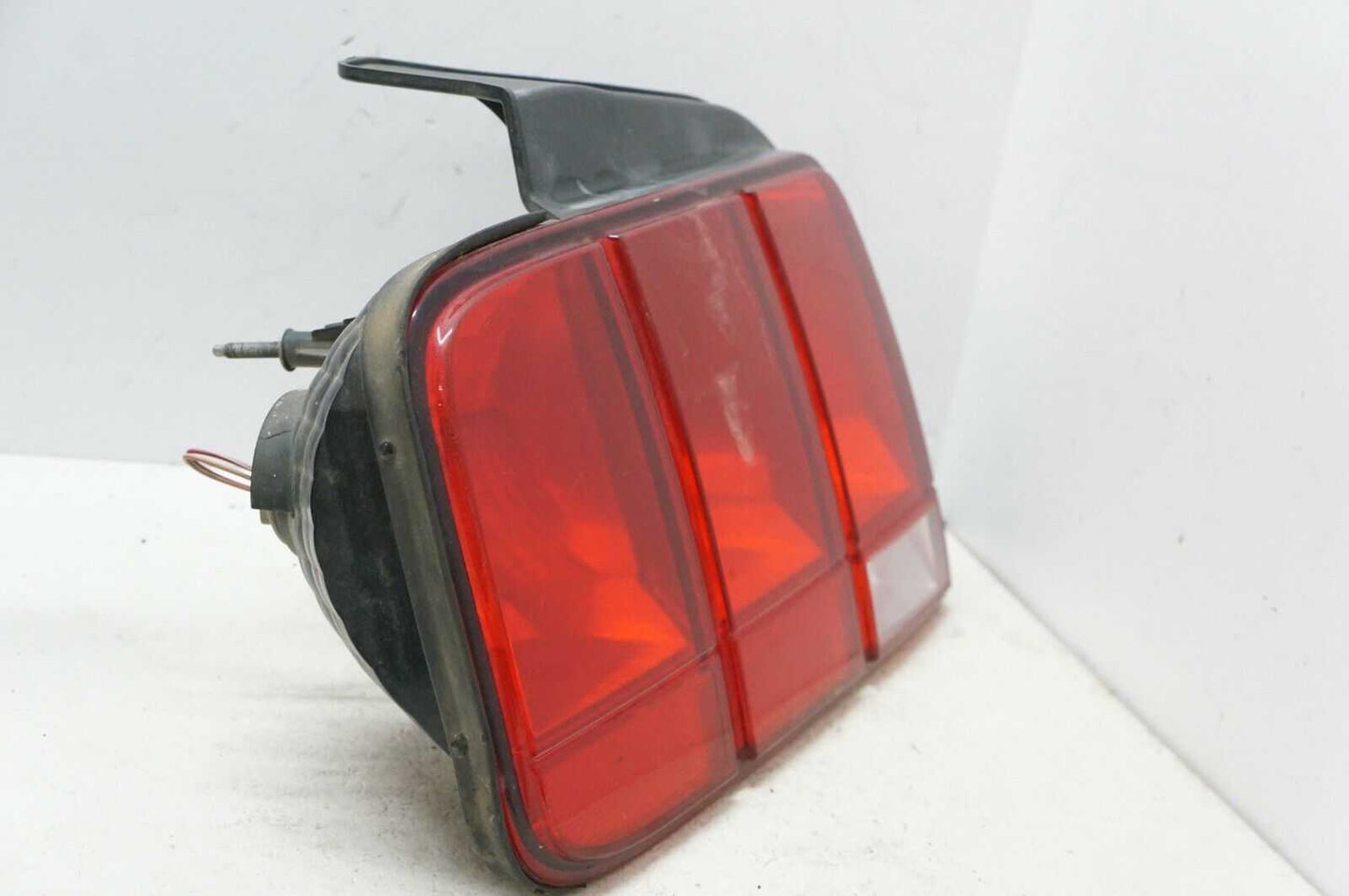 2005-2009 Ford Mustang Driver Left Rear Tail Light Lamp 6R3Z-13405-A OEM - Alshned Auto Parts