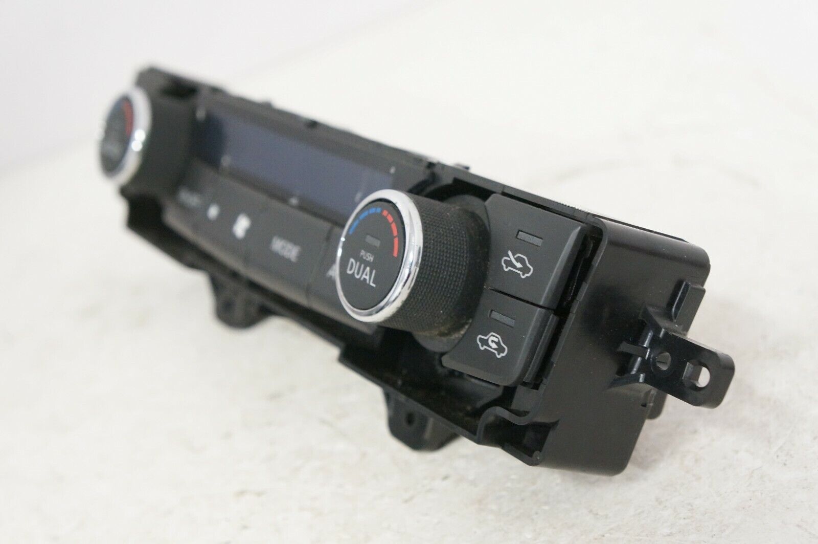 2016-2020 Nissan Maxima Temperature Climate AC Heater Control 27500 4RA0A OEM - Alshned Auto Parts