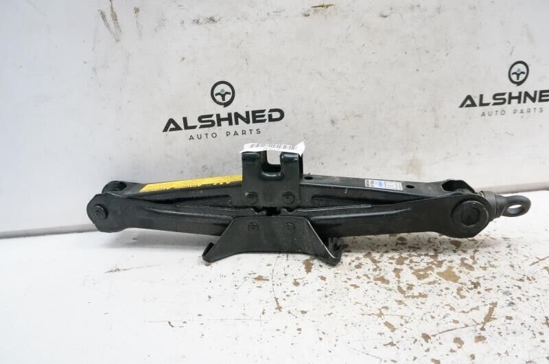 2010 Toyota Corolla Scissor Lift Jack 09111-02090 OEM Alshned Auto Parts