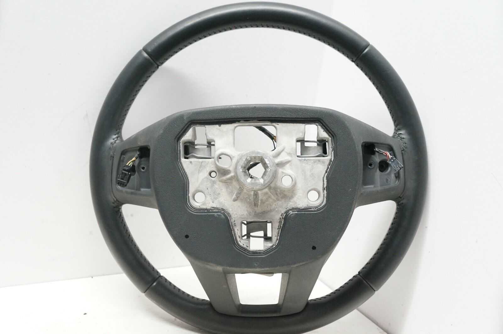 2015-2019 LAND ROVER DISCOVERY SPORT STEERING WHEEL BLACK LEATHER LR058596 OEM - Alshned Auto Parts