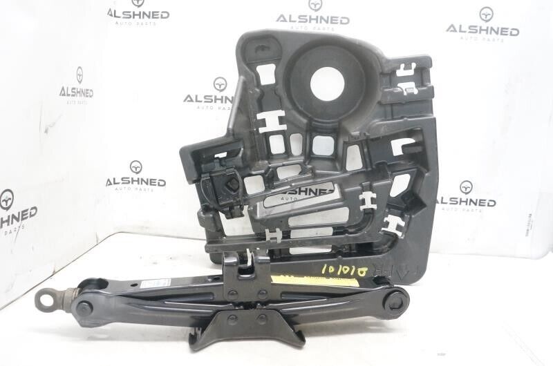 2017 Toyota Prius Scissor Lift Jack Holder Plastic 64777-47030 OEM 09111-47050 OEM - Alshned Auto Parts