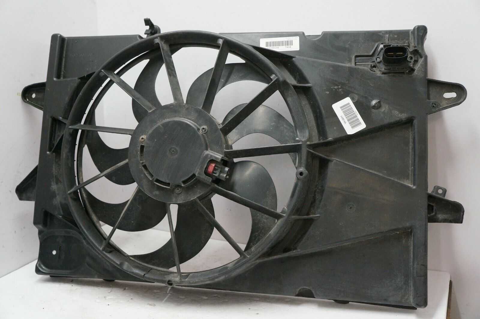 *READ* 2010-2017 Chevrolet Equinox 2.4L Radiator Cooling Fan 15827001 OEM Alshned Auto Parts