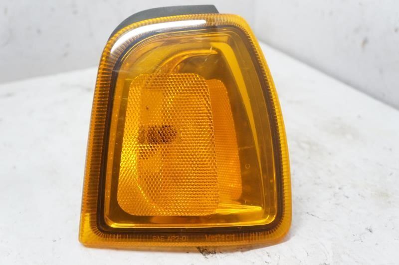 01-05 Ford Ranger Passenger Right Park Light Park Turn Signal 1L5X-15A424-A OEM - Alshned Auto Parts