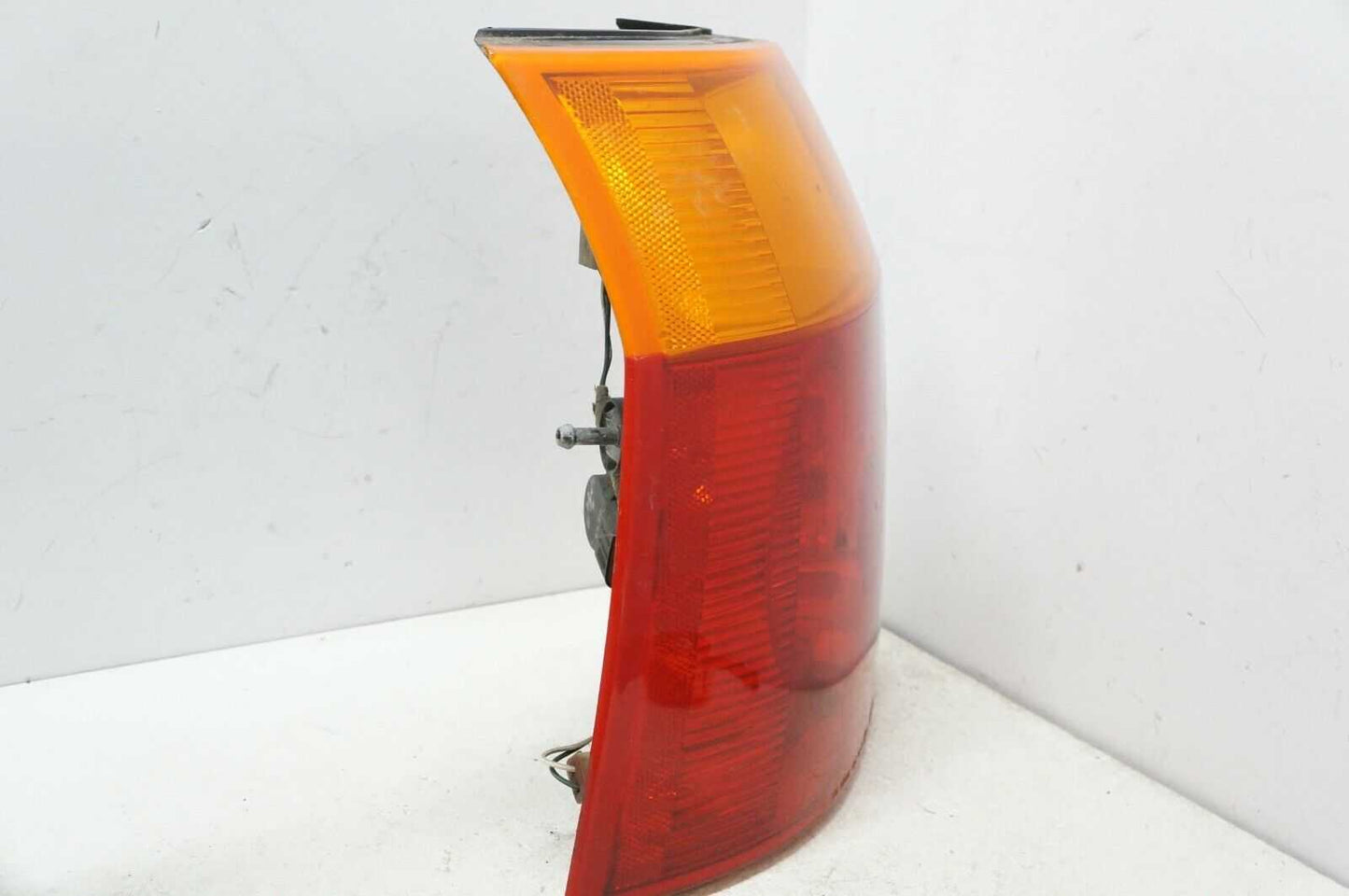 2004-2008 chrysler pacifica driver left rear tail light 5103331ab oem - Alshned Auto Parts