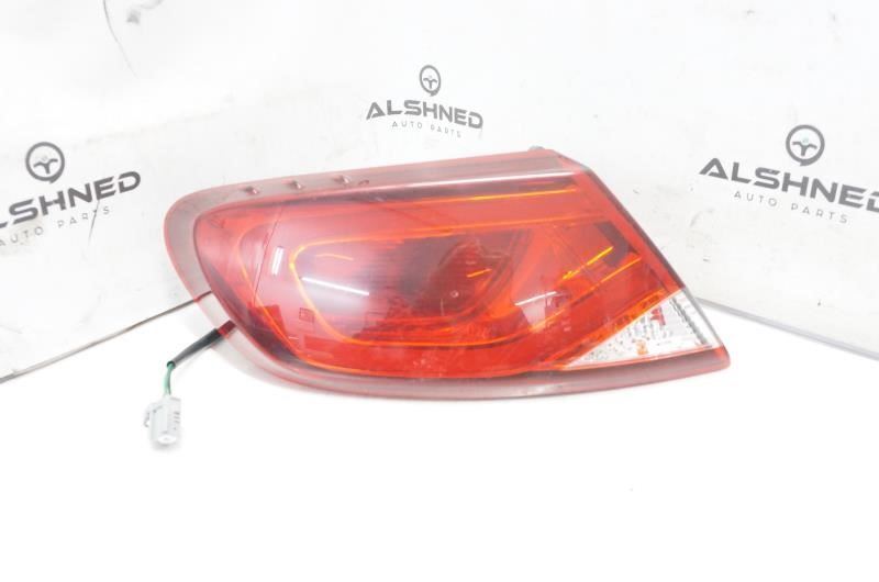 15-16 Chrysler 200 Driver Side LH Quarter Mounted Taillight 68110361AA OEM - Alshned Auto Parts