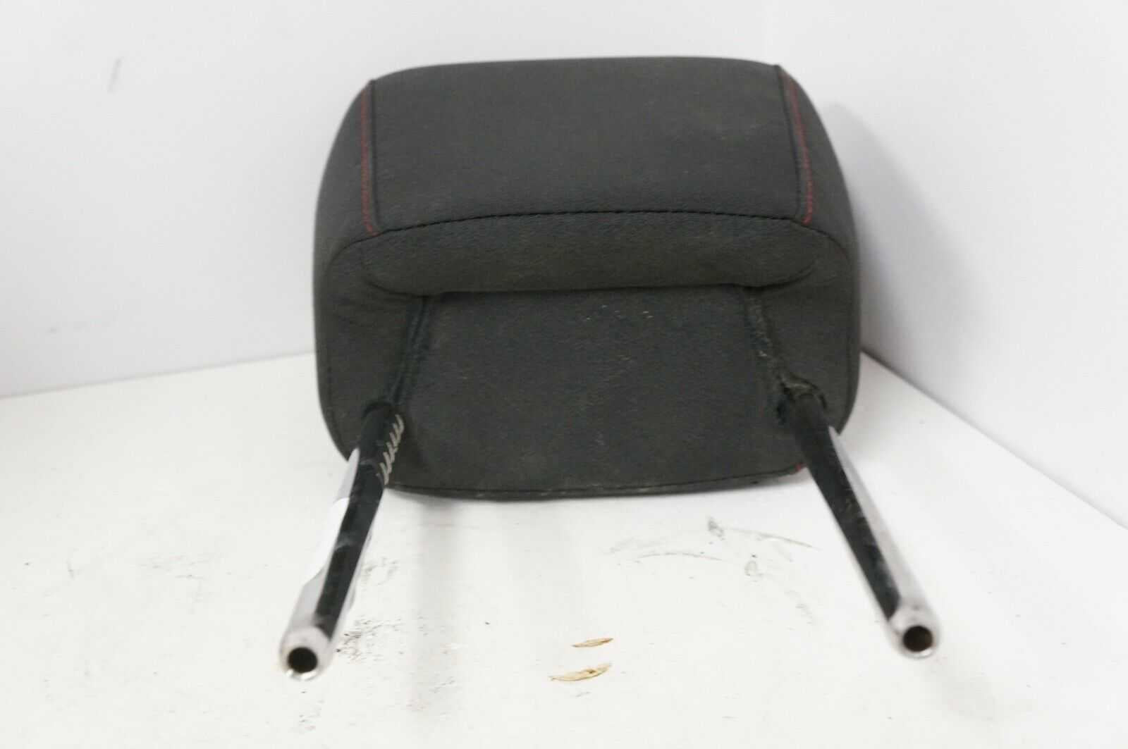 2013 GMC Terrain Right Front Headrest Black Cloth Red Stitching 20939762 OEM Alshned Auto Parts