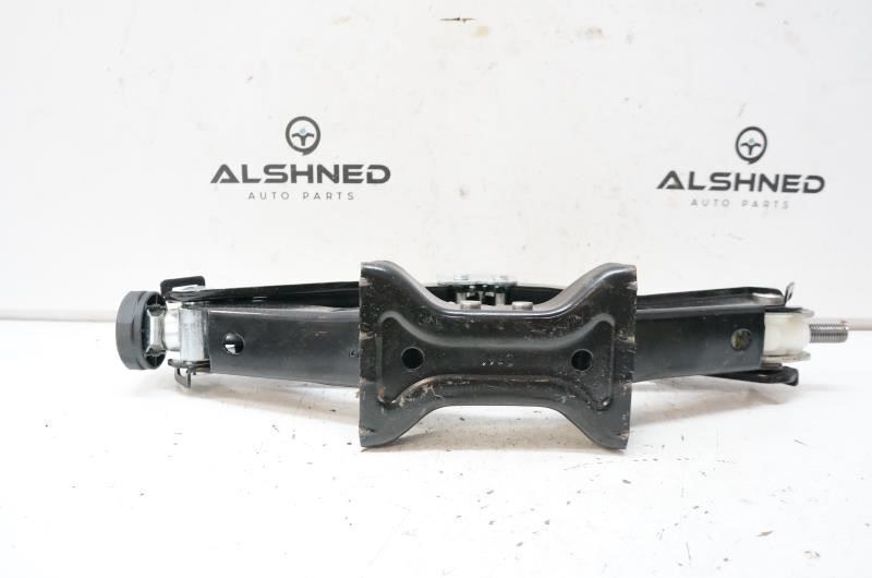 *READ* 2011 Audi A4 Scissor Lift Jack 8K0 011 031 G OEM - Alshned Auto Parts