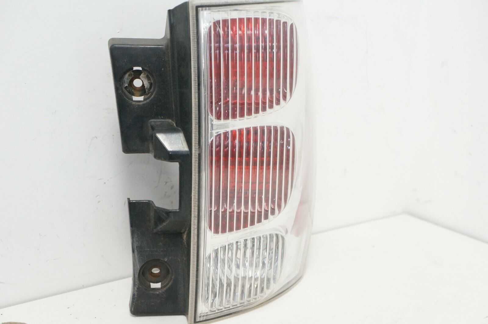 2005-2009 Chevrolet Equinox Tail Light Brake Right Passenger 5490027 OEM - Alshned Auto Parts