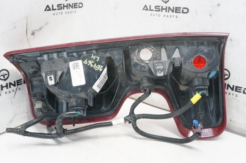 *READ* 20-21 Chevrolet Silverado 2500 Left Driver Rear Tail Light 84752984 OEM - Alshned Auto Parts