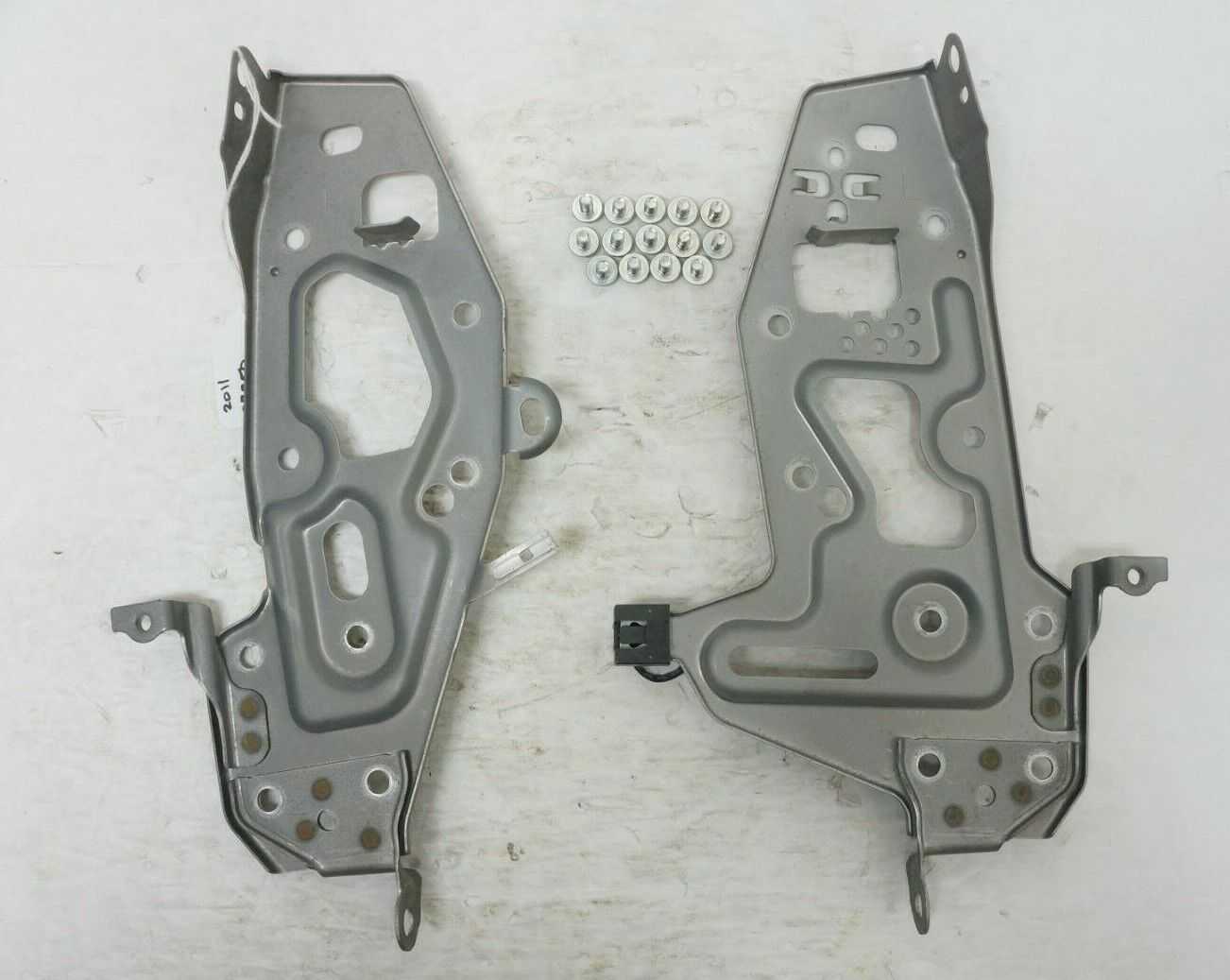 2010-2013 LEXUS IS250 RADIO NAVIGATION MOUNTING BRACKET SET 86211-53030 OEM - Alshned Auto Parts