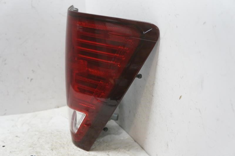 2007-2010 Jeep Grand Cherokee Passenger Right Rear Tail Light 55079012AC OEM - Alshned Auto Parts