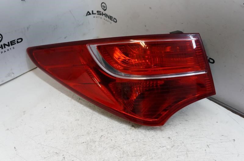 2013-2016 Hyundai Santa Fe Sport  Driver Left Rear Tail Light 92401-4Z000 OEM - Alshned Auto Parts