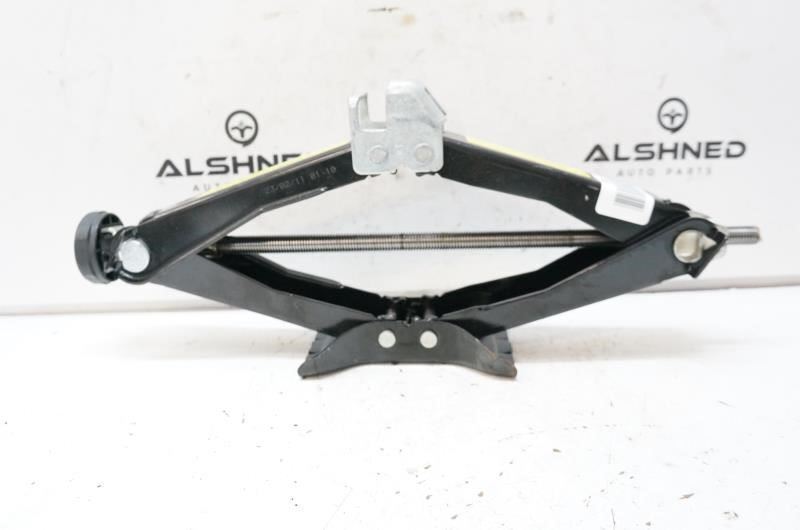 *READ* 2011 Audi A4 Scissor Lift Jack 8K0 011 031 G OEM - Alshned Auto Parts