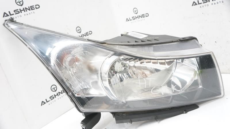 *READ* 2012-2016 Chevrolet Cruze Passenger Right Front Head Light 95291964 OEM - Alshned Auto Parts