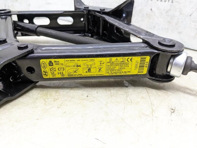 2015-2023 Hyundai Sonata Spare Tire Floor Jack 09110-C1000 OEM - Alshned Auto Parts