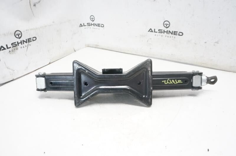 2009-2014 Hyundai Tucson Lift Jack 09110-2S100 OEM - Alshned Auto Parts