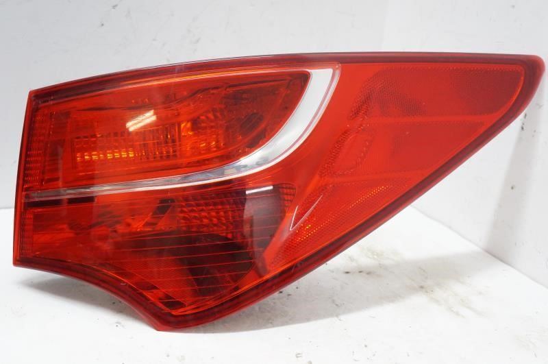 2013-2016 Hyundai Santa Fe Passenger Right Rear Tail Light 92402-4Z0 OEM - Alshned Auto Parts