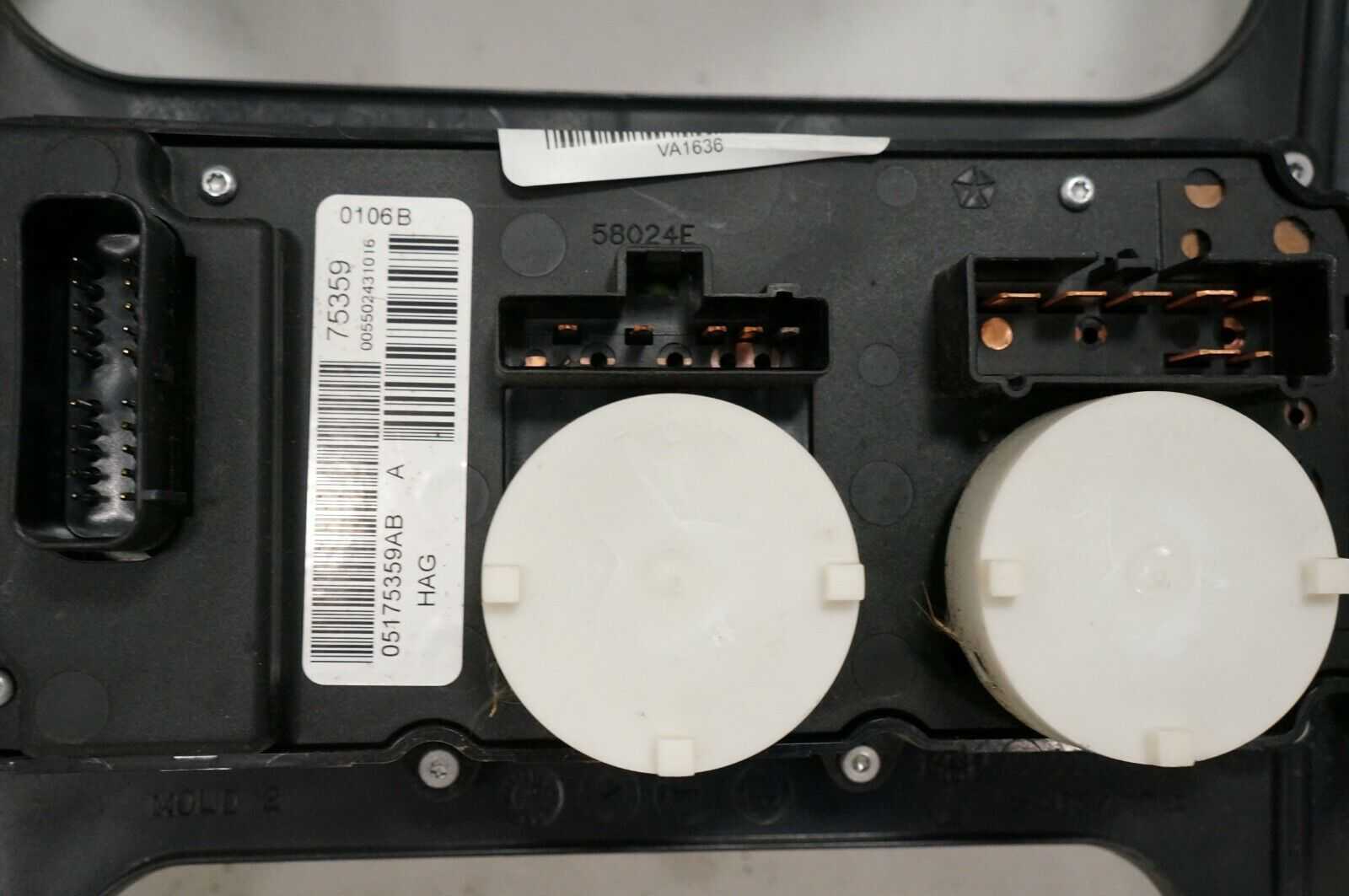 04-07 Chrysler Town & Country Heater AC Climate Control Faceplate 05175359AB OEM - Alshned Auto Parts