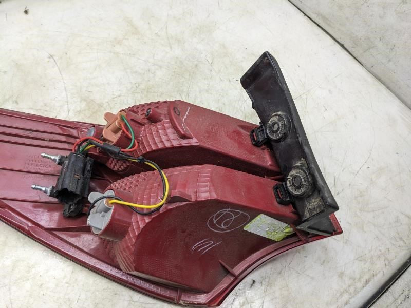 2013-2016 Hyundai Santa Fe Sport Rear Right Side Tail Light Lamp 92402-4Z0 OEM - Alshned Auto Parts