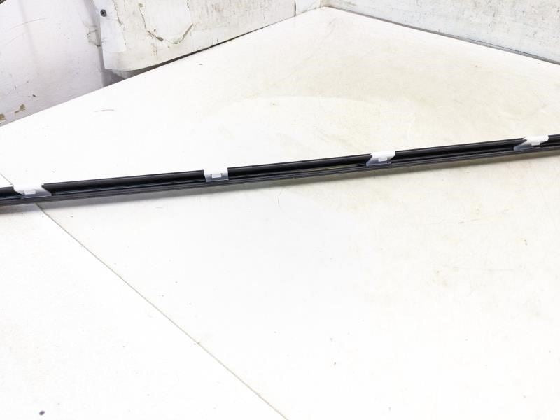 2017-2018 Hyundai Elantra Front Right Outside Belt Molding 82220-F2000 OEM - Alshned Auto Parts