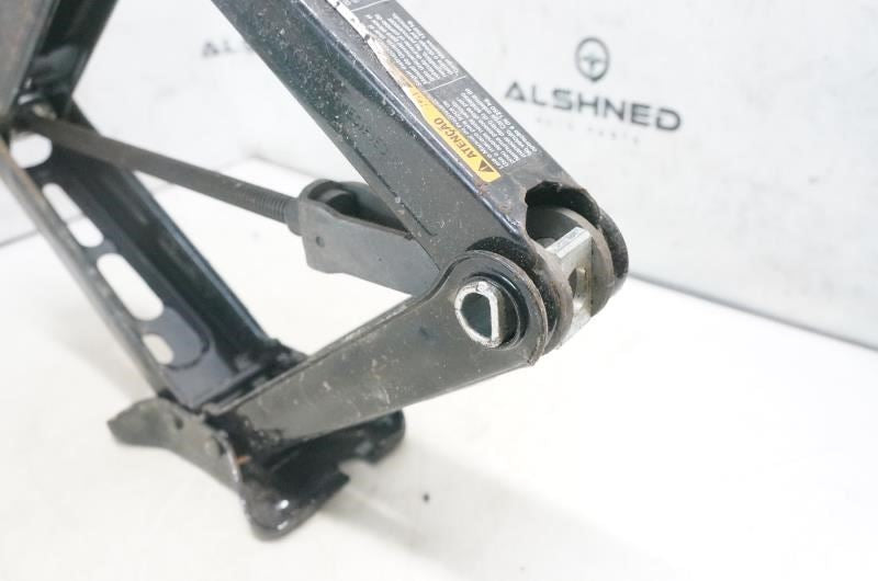 2012-2018 Chevrolet Cruze Lift Jack 13501786 OEM - Alshned Auto Parts