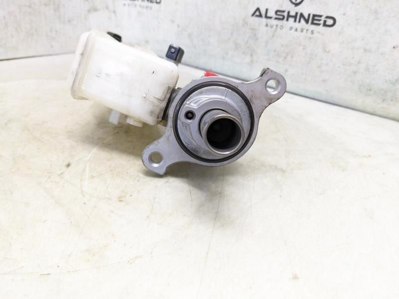 2017-2019 Hyundai Elantra Brake Master Cylinder 58510-F2400 OEM - Alshned Auto Parts