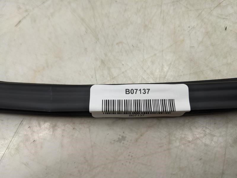 2010-13 Kia Soul+ FR LH Door Window Inner Belt Weatherstrip 82231-2K000WK OEM - Alshned Auto Parts