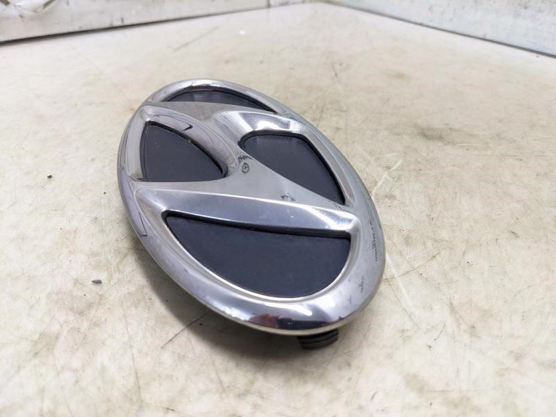 2015-2017 Hyundai Sonata SE Sedan Front Bumper Grille Emblem 86352-C2000 OEM - Alshned Auto Parts