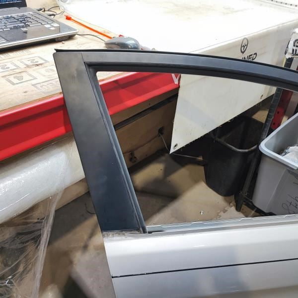 17-20 Hyundai Elantra Sedan Front Right Door Shell Panel 76004-F3000 OEM *ReaD* - Alshned Auto Parts