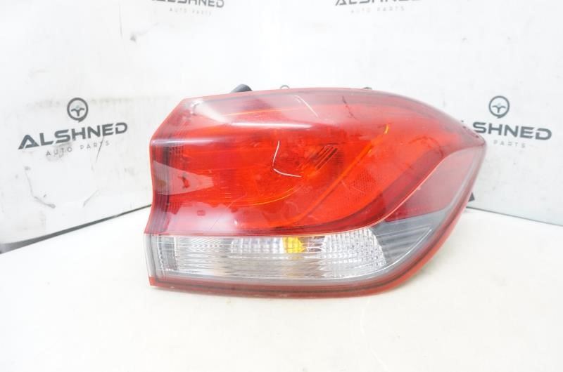 18-2020 Hyundai Elantra GT Rear Passenger Right Outer Tail Light 92402-G3010 OEM - Alshned Auto Parts