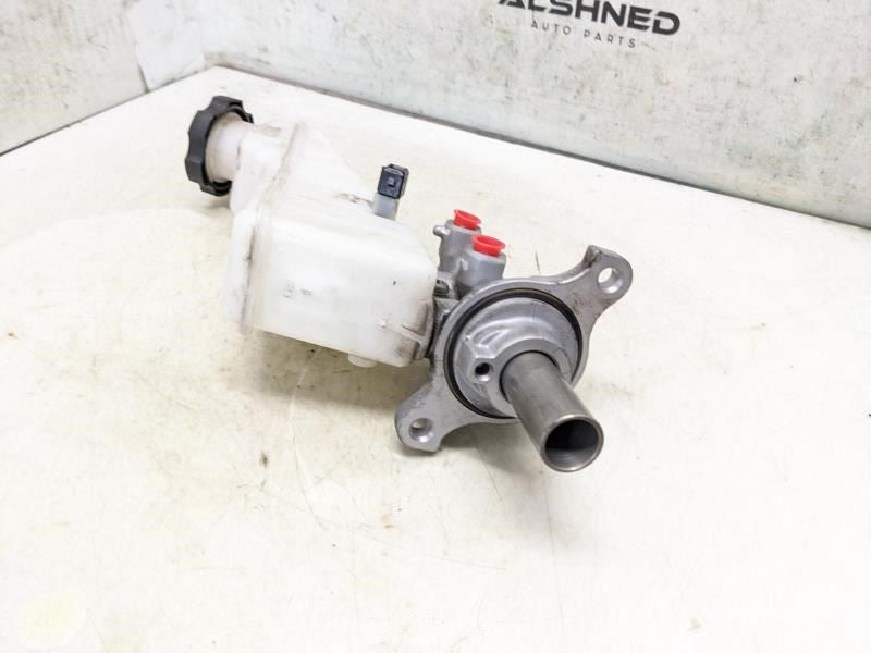 2017-2019 Hyundai Elantra Brake Master Cylinder 58510-F2400 OEM - Alshned Auto Parts