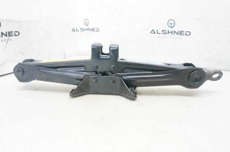 2010 Toyota Corolla Lift Jack 09111-02090 OEM - Alshned Auto Parts