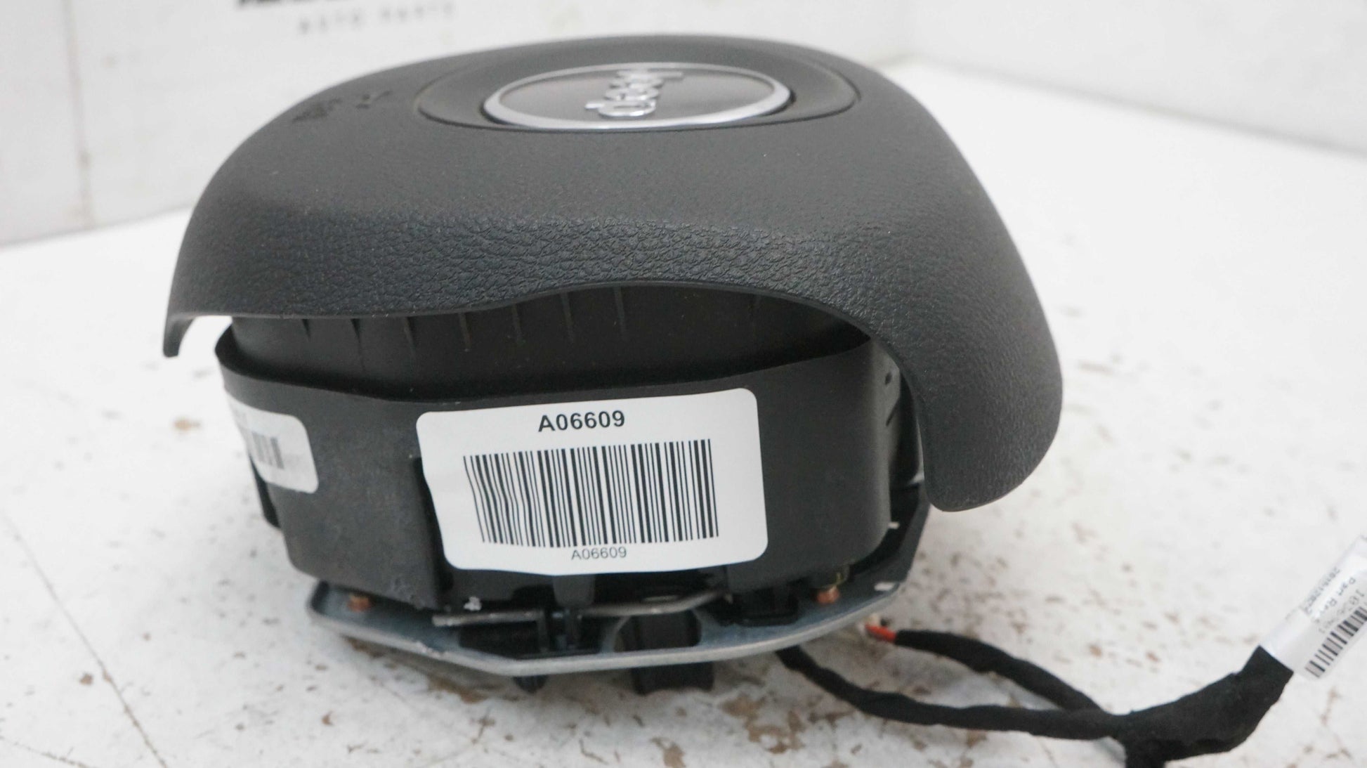 2014-2018 Jeep Cherokee Left Driver Steering Wheel Airbag Black P1UU46DX9AI OEM - Alshned Auto Parts