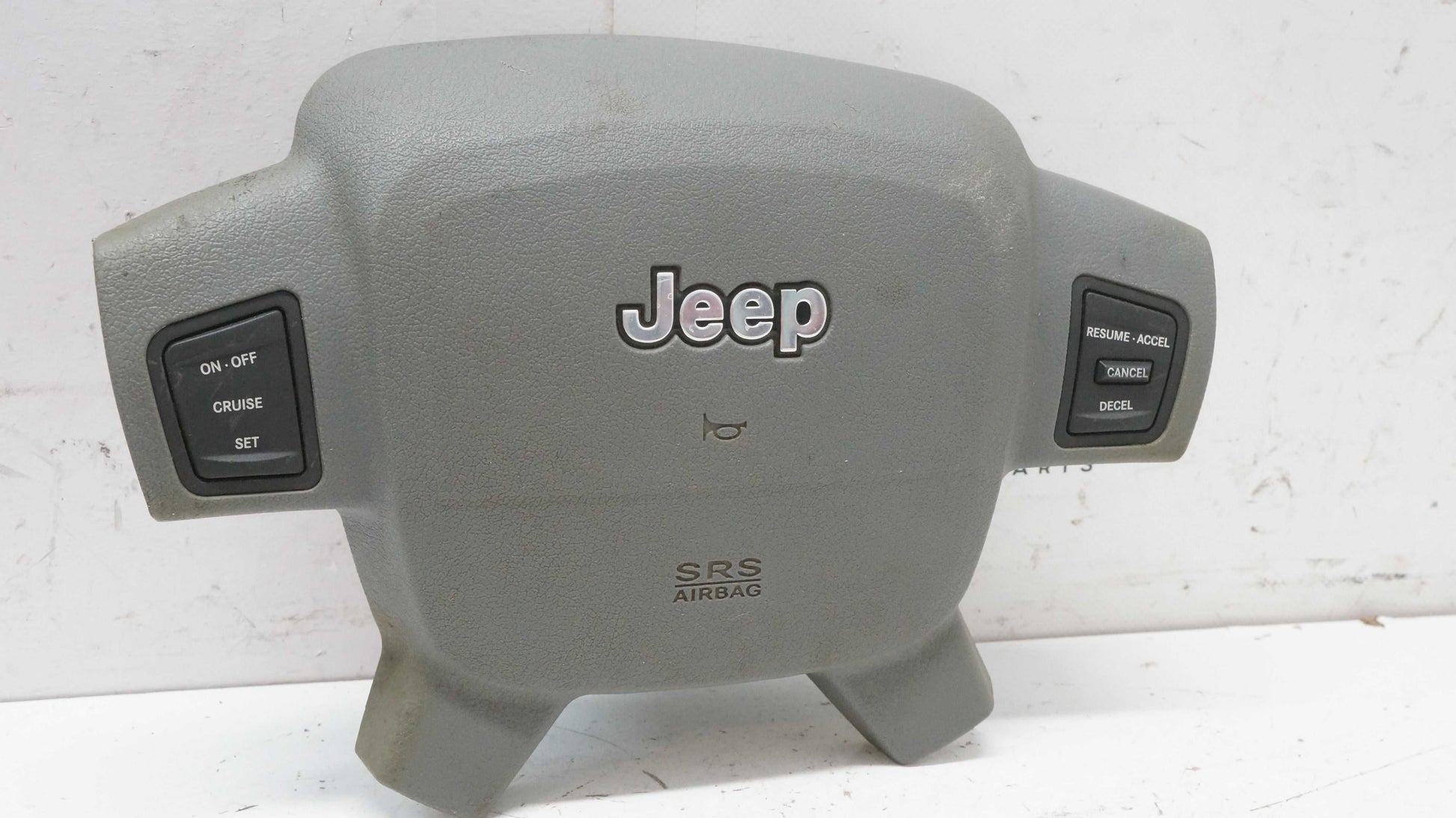 2005-2007 Jeep Grand Cherokee Left Driver Steering Wheel Airbag Gray P5JJ281D5AE OEM - Alshned Auto Parts