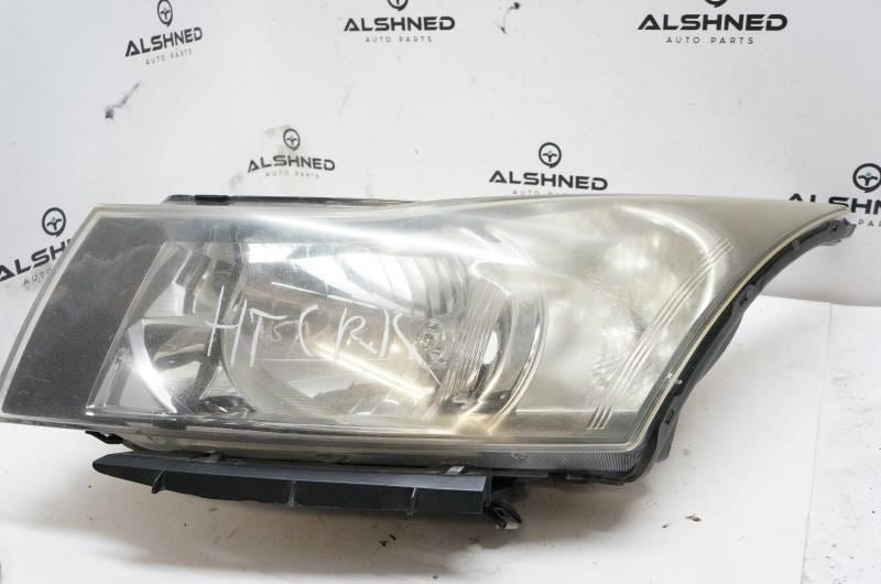 *READ* 2012 Chevrolet Cruze Driver Left Front HeadLight 95291963 OEM - Alshned Auto Parts