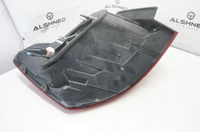 2014-2016 Kia Cadenza Rear Right Quarter Panel Tail Light 924023R620 OEM - Alshned Auto Parts