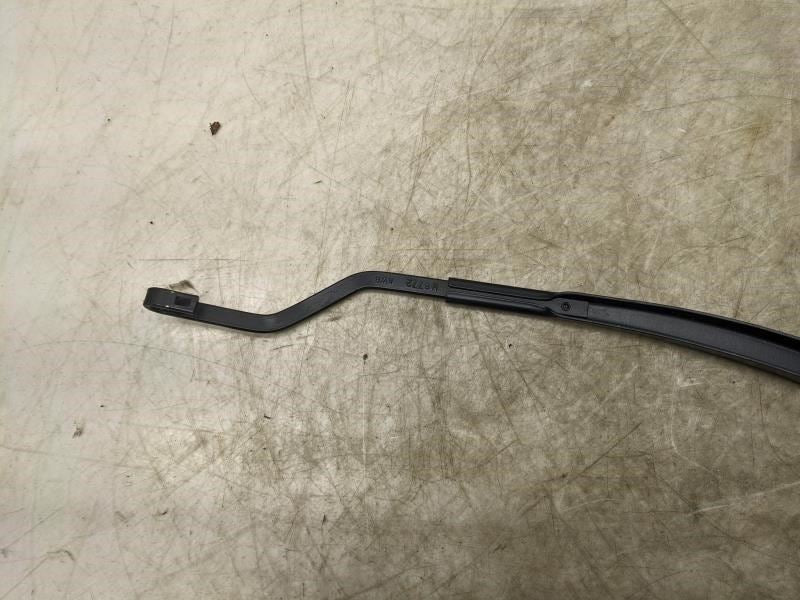 2016-2021 Hyundai Tucson Front Right Windshield Wiper Arm 98321-D3000 OEM - Alshned Auto Parts