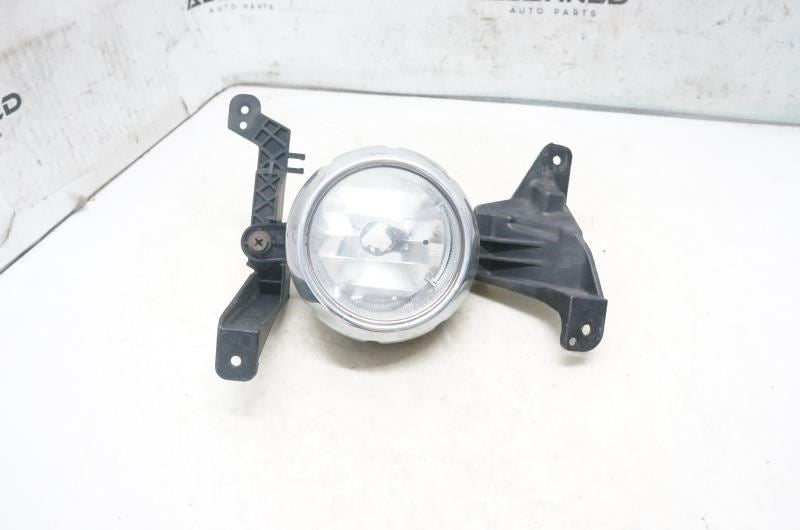 2012 Kia Sorento Front Passenger Right Fog Light 922021U000 OEM - Alshned Auto Parts