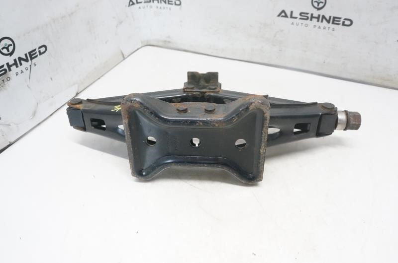 2015 Chevrolet Impala Lift Jack 13581762 OEM - Alshned Auto Parts