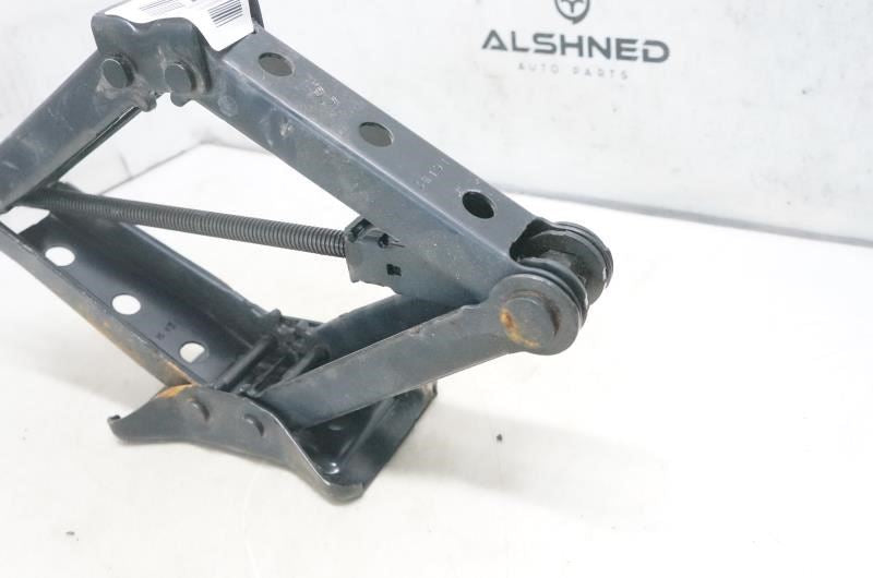 2014 Volkswagen Passat Lift Jack 5C0011031B OEM - Alshned Auto Parts